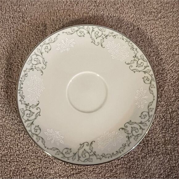 (4) Vintage Cameo by Pickard Footed Cup & Saucer Sets White Roses Platinum Trim - Picture 6 of 7